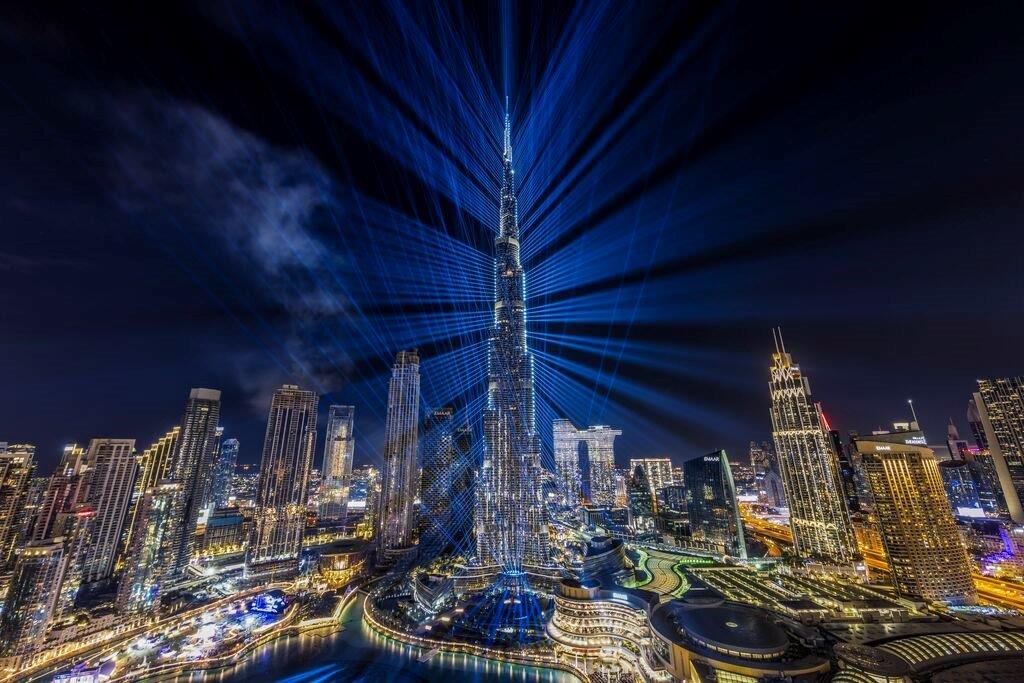 Large DET Burj Khalifa New Year 1